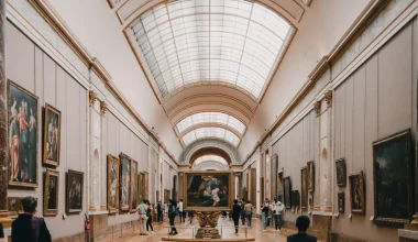 Πρωτοφανές ρεζιλίκι για το μουσείο του Λούβρου: Πλημμύρες κατέστρεψαν εκατοντάδες έγγραφα αιγυπτιακής βιβλιοθήκης