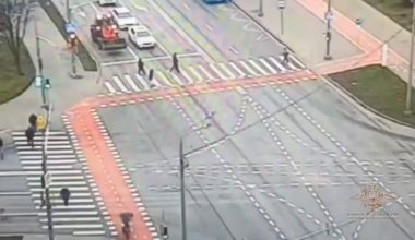 Βίντεο: Οδηγός φορτηγού στην Μόσχα παθαίνει ανακοπή καρδιάς και πεθαίνει – Σταμάτησε το όχημα αστυνομικός