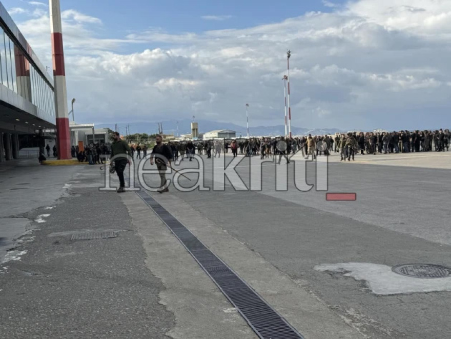 Κρήτη: Οι αγρότες μπήκαν στο αεροδρόμιο του Ηρακλείου παρά την βίαιη επίθεση της αστυνομίας