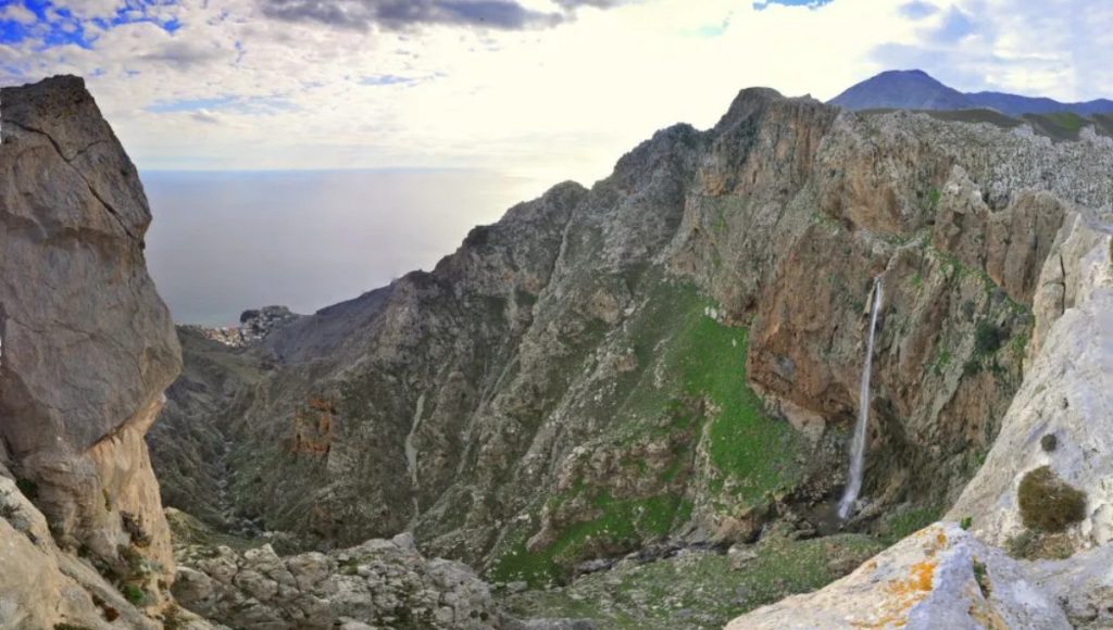 Κρήτη: Νεκρός ανασύρθηκε από το Φαράγγι του Αμπά ο 40χρονος περιπατητής