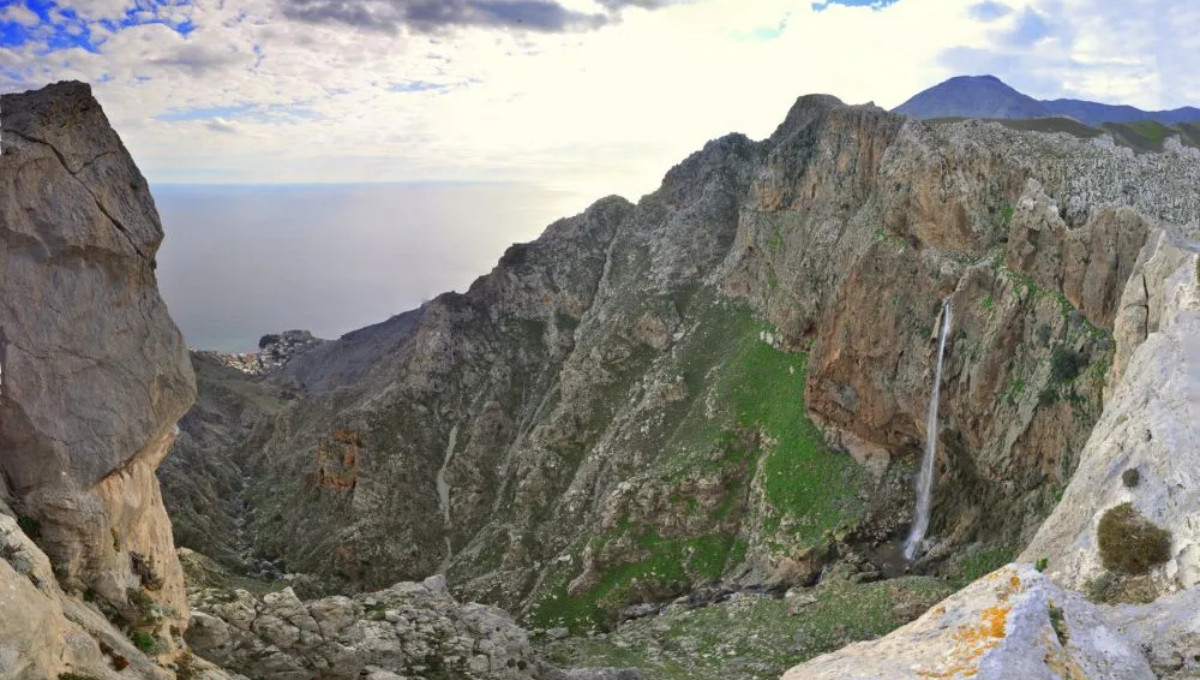 Κρήτη: Νεκρός ανασύρθηκε από το Φαράγγι του Αμπά ο 40χρονος περιπατητής