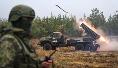 Ρωσικά στρατεύματα κατέστρεψαν βάση μη επανδρωμένων αεροσκαφών των δυνάμεων του Κιέβου στο Σούμι (βίντεο)