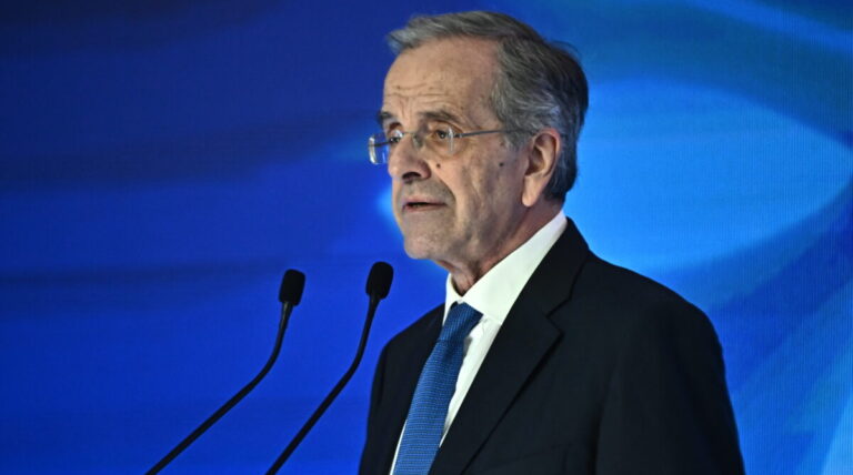 Μετά τις εορτές θα αποφασίσει ο Α.Σαμαράς για το αν θα προχωρήσει στην δημιουργία νέου κόμματος