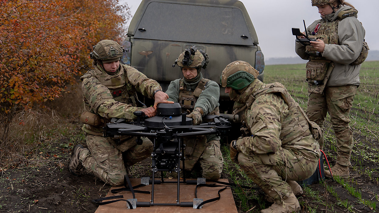 Αυτή είναι η χώρα που βιάζεται να στείλει 700 εκατ. ευρώ στην Ουκρανία για αγορά στρατιωτικού εξοπλισμού