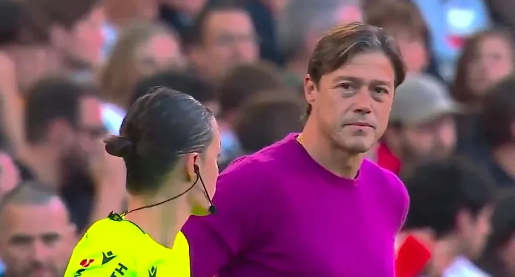 Για σεξιστική επίθεση στη βοηθό διαιτητή κατηγορούν τον Ματίας Αλμέιδα – Τι απάντησε ο Αργεντινός προπονητής