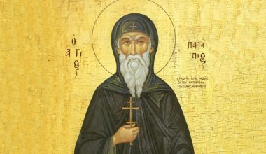 Όσιος Πατάπιος: Ο βίος του μεγάλου ασκητή της Ορθοδοξίας – Οι Οθωμανοί κυνήγησαν με μανία τα λείψανά του