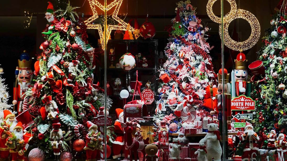 Δείτε το ωράριο λειτουργίας των καταστημάτων στην Αθήνα για την περίοδο των εορτών