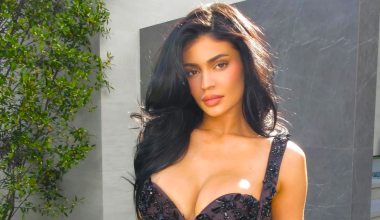 Η σέξι εμφάνιση της Κ.Τζένερ σε πρεμιέρα ταινίας στο Λος Άντζελες (φωτο)