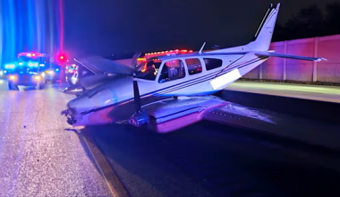 Φλόριντα: Μικρό αεροπλάνο συγκρούστηκε με διερχόμενο όχημα σε αυτοκινητόδρομο (βίντεο)