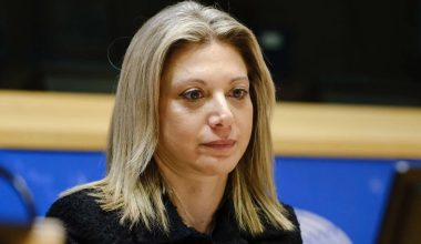 Σφοδρή επίθεση Μ.Καρυστιανού κατά ΕΕ: «Η Κομισιόν ήξερε την έλλειψη τηλεματικού αλλά δεν έκανε απολύτως τίποτα»!