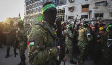 Η Χαμάς δηλώνει πως θα δεσμευτεί για δεκαετή εκεχειρία εάν το Ισραήλ αποσυρθεί πλήρως από τη Γάζα