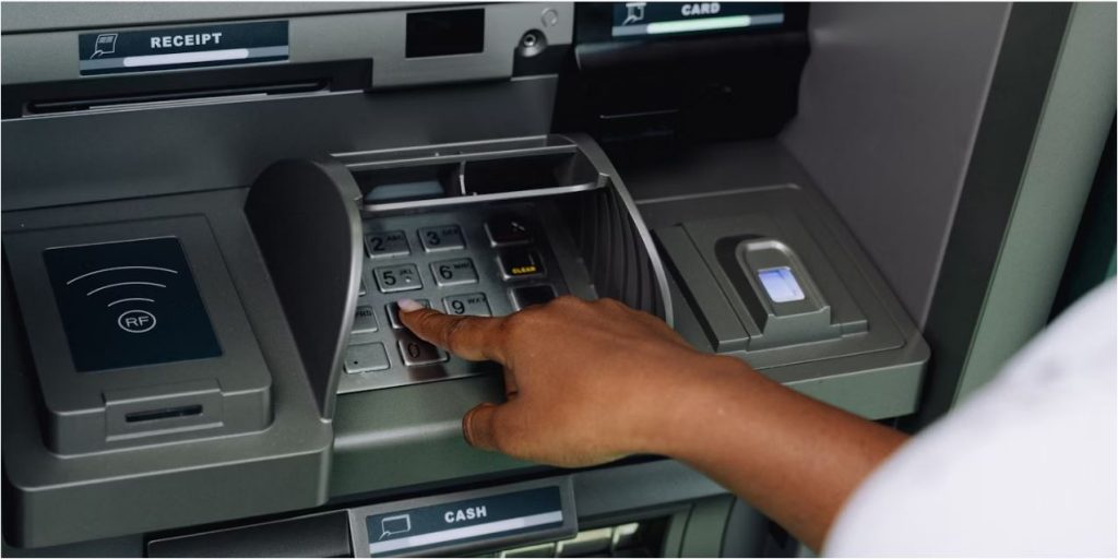 Το λάθος με την απόδειξη που κάνουμε οι περισσότεροι στο ΑΤΜ: Γιατί πρέπει να πατάτε «ακύρωση»