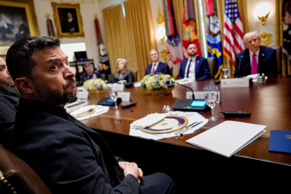 Αυστηρή προθεσμία από  Ν.Τραμπ σε Β.Ζελένσκι για την ειρηνευτική συμφωνία: «Έχεις λίγες μέρες να απαντήσεις»