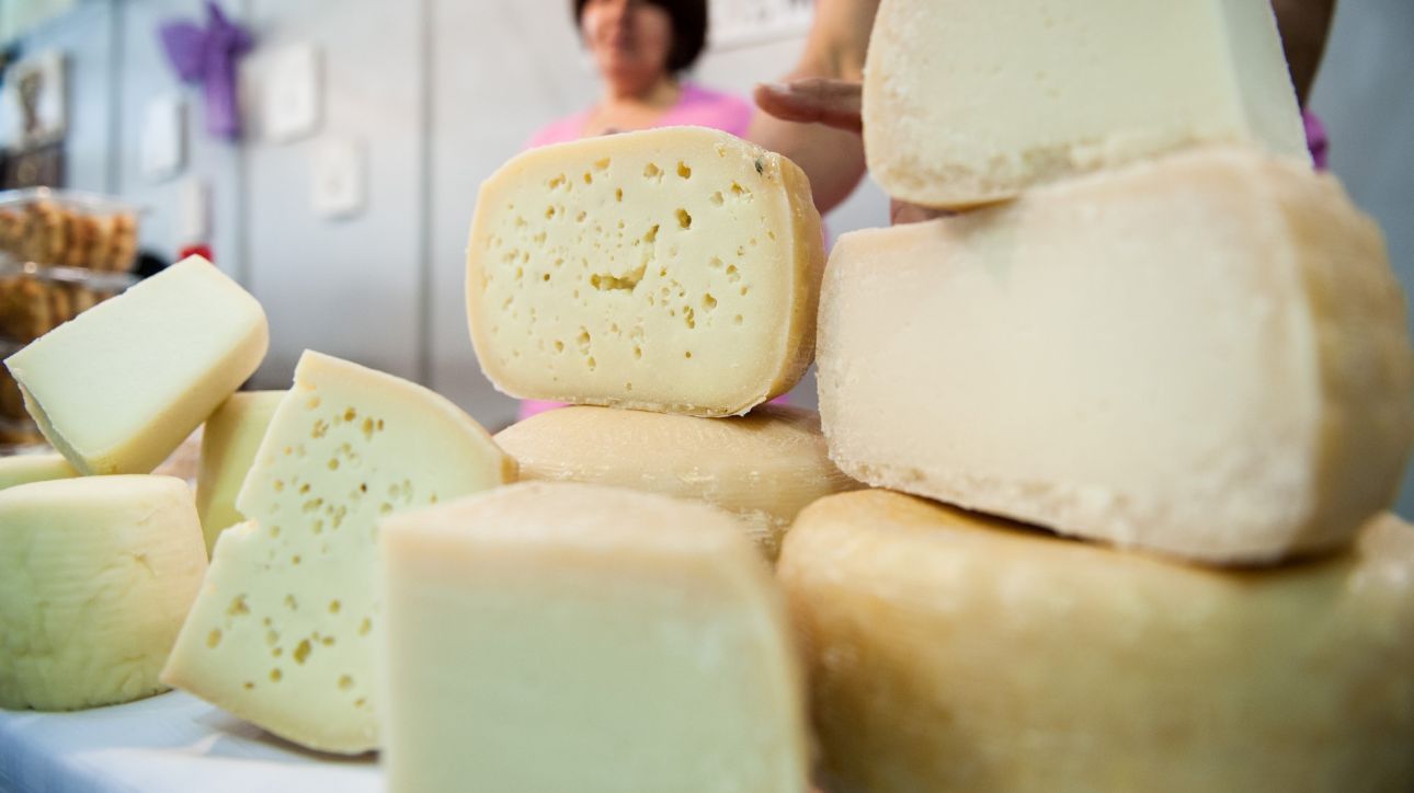 Taste Atlas: Το ελληνικό τυρί που βρέθηκε στην κορυφή του κόσμου για το 2025