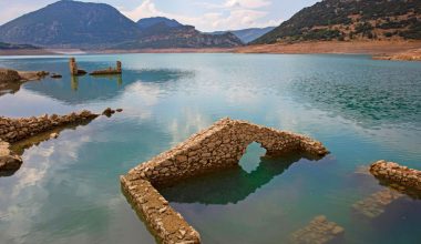 «Πνίγηκε» η Αθήνα αλλά μόλις… 49 χιλιοστά βροχής έπεσαν στον Μόρνο – Πώς δημιουργείται «κλίμα» γύρω από το νερό