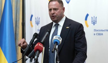 Ποια ήταν τα πρόσωπα πίσω από την αποπομπή του προσωπάρχη του Ζελένσκι