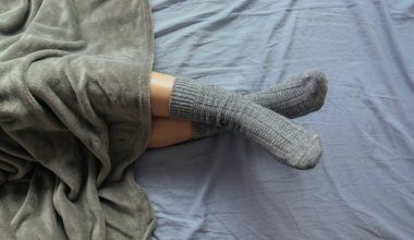 Ο λόγος που δεν πρέπει να φοράτε το ίδιο ζευγάρι κάλτσες πάνω από μία φορά