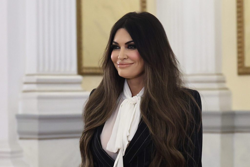 Με τον Β.Κικίλια συναντήθηκε η Κ.Γκιλφόιλ στο υπουργείο Ναυτιλίας (βίντεο)