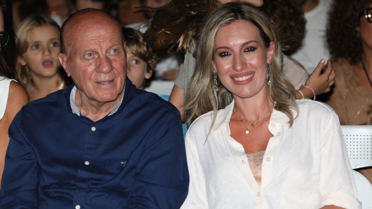 Π.Δομάζου: «Η απώλεια του πατέρα μου με έχει διαλύσει – Προσπαθώ να φανώ δυνατή για εκείνον»
