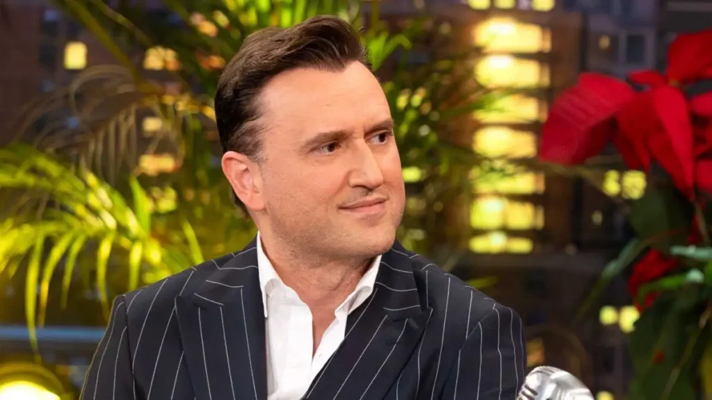 Ο Αργύρης Αγγέλου μίλησε για το reunion του Παρά Πέντε και αποκάλυψε τη νέα πλοκή του (βίντεο)