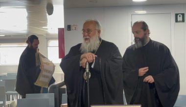 Επίθεση του Μητροπολίτη Κέρκυρας σε δημοσιογράφο τοπικού μέσου που αποκάλυψε το ταξίδι του στη Μόσχα – Τι της είπε