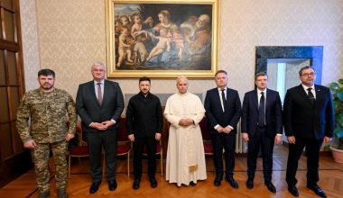 Το μήνυμα του Πάπα Λέοντος του ΙΔ’ στον Ζελένσκι: «Διάλογο με τη Ρωσία για άμεση και δίκαιη ειρήνη» (βίντεο & φωτο)