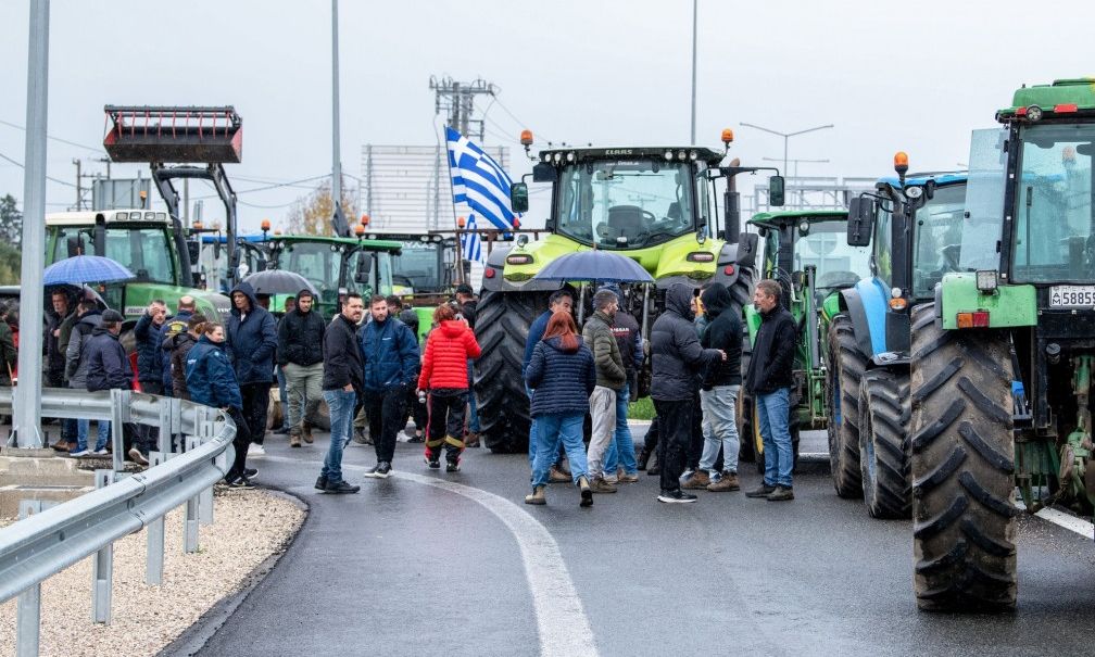 Λαμία: Νέος αποκλεισμός από τους αγρότες στον Μπράλο για μία ώρα
