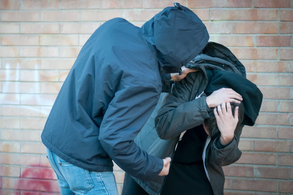 Ηλεία: Συνελήφθη 13χρονος που επιτέθηκε σε 12χρονο μέσα σε σχολείο στη Βάρδα