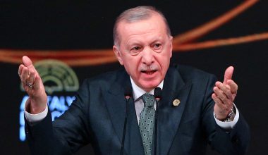 Ρ.Τ.Ερντογάν: «Όταν τα τουρκικά άλογα έπιναν νερό στον ποταμό Βίστουλα, ζούσαν ήρεμα και οι Πολωνοί»