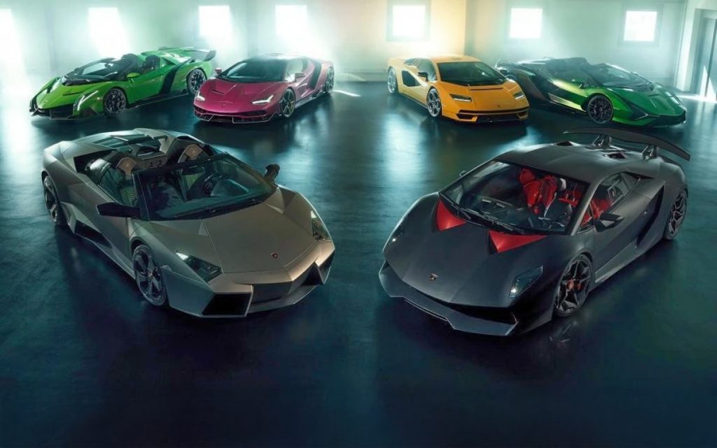 Αυτός ο τύπος έχει όλες τις σύγχρονες σπάνιες Lamborghini (βίντεο)