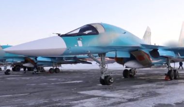 Η ρωσική αεροπορία παρέλαβε ακόμα μία παρτίδα μαχητικών-βομβαρδιστικών Su-34 Fullback (βίντεο)