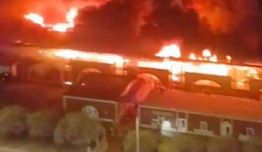 Συναγερμός στην Αγία Πετρούπολη: Μεγάλη φωτιά σε κεντρική αγορά – Ένας νεκρός (βίντεο)