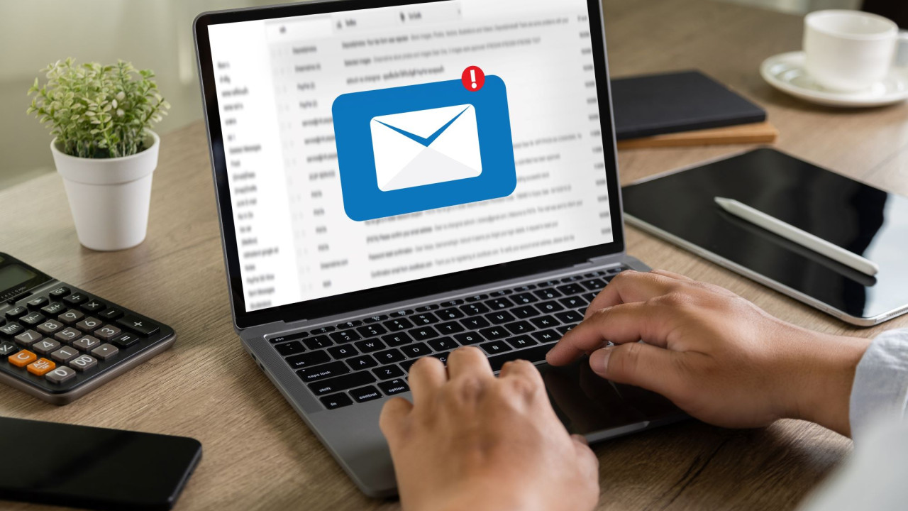 Νέα απάτη με ψεύτικο email από το υπουργείο Ανάπτυξης για δήθεν «δωρεάν πακέτο γιορτών»