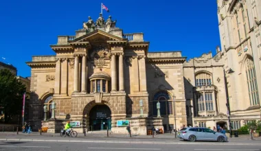 Βρετανία: Πάνω από 600 πολύτιμα αντικείμενα κλάπηκαν από το μουσείο του Μπρίστολ – Αναζητούνται τέσσερα άτομα