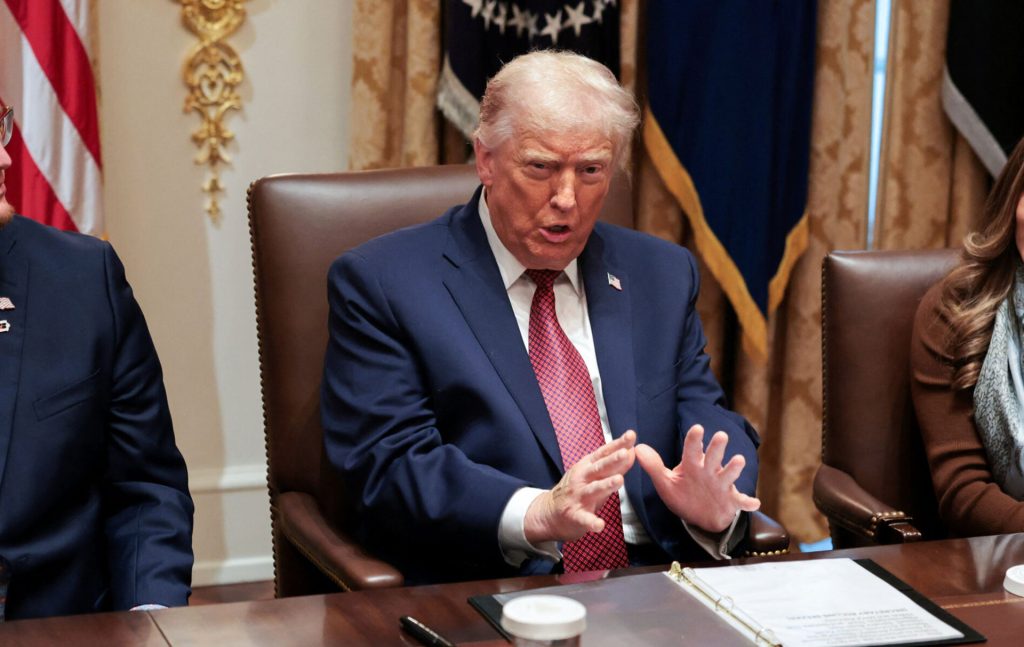 Ν.Τραμπ: Παρουσίασε επίσημα τη χρυσή βίζα αξίας 1 εκατ. δολαρίων – «Είναι μια ευκαιρία» (φώτο)