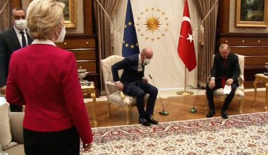 Η Ο.φον ντερ Λάιεν παίρνει θέση «πρωθυπουργού» όλων των κρατών-μελών και «επιτίθεται» στον Ν.Τραμπ