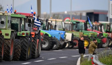 Συνεχίζουν τις κινητοποιήσεις τους οι αγρότες στη Λάρισα: Ενισχύεται το μπλόκο στη Νίκαια