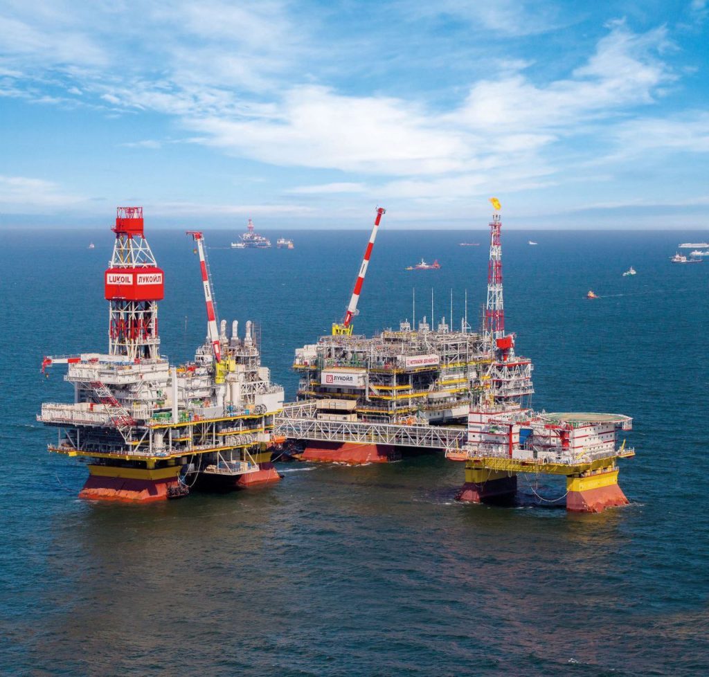 Ουκρανικά drones έπληξαν ρωσική πλατφόρμα εξόρυξης πετρελαίου και αερίου της Lukoil στην Κασπία Θάλασσα