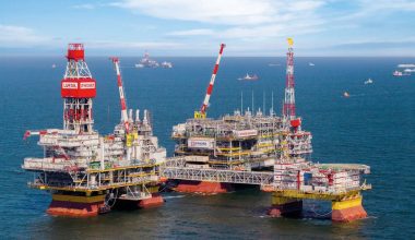 Ουκρανικά drones έπληξαν ρωσική πλατφόρμα εξόρυξης πετρελαίου και αερίου της Lukoil στην Κασπία Θάλασσα