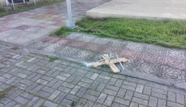 Έκλεψαν ακόμα και τα χριστουγεννιάτικα δέντρα από κεντρικά σημεία της Χαλκίδας