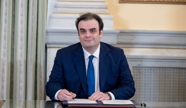 Νέος πρόεδρος του Eurogroup εξελέγη ο Κ.Πιερρακάκης – Προς άμεσο ανασχηματισμό η κυβέρνηση