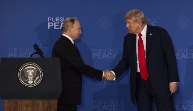 Ψυχρολουσία στους Ευρωπαίους από την θέληση Ν.Τραμπ να τα βρει με την Ρωσία: «Είναι νέα Γιάλτα»