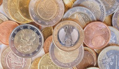 Δες τι μπορείς να κάνεις για να ξεχωρίσεις αν ένα κέρμα του ευρώ είναι πλαστό (φώτο)