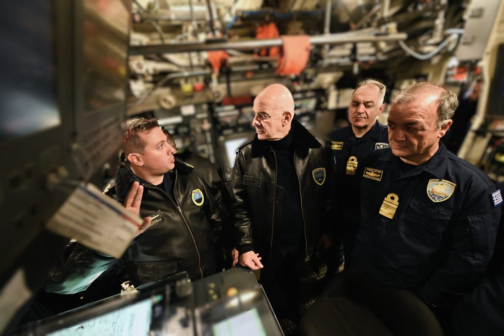 Στο υποβρύχιο «Πιπίνος» ο Ν.Δένδιας: Παρακολούθησε βολή με τη νέου τύπου τορπίλη «SeaHake mod4» (βίντεο)