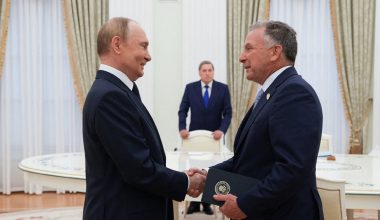 Σ.Λαβρόφ: «Η συνάντηση Πούτιν-Βίτκοφ ξεκαθάρισε τις παρεξηγήσεις μεταξύ Ρωσίας και ΗΠΑ»