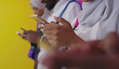 Το Ισραήλ απαγορεύει τη χρήση των κινητών τηλεφώνων στα δημοτικά σχολεία της χώρας