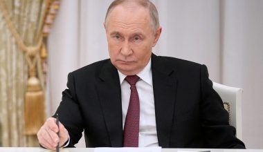 Με τον ρωσικό «πυρηνικό χαρτοφύλακα» ο Β.Πούτιν στο Τουρκμενιστάν: Δείτε βίντεο