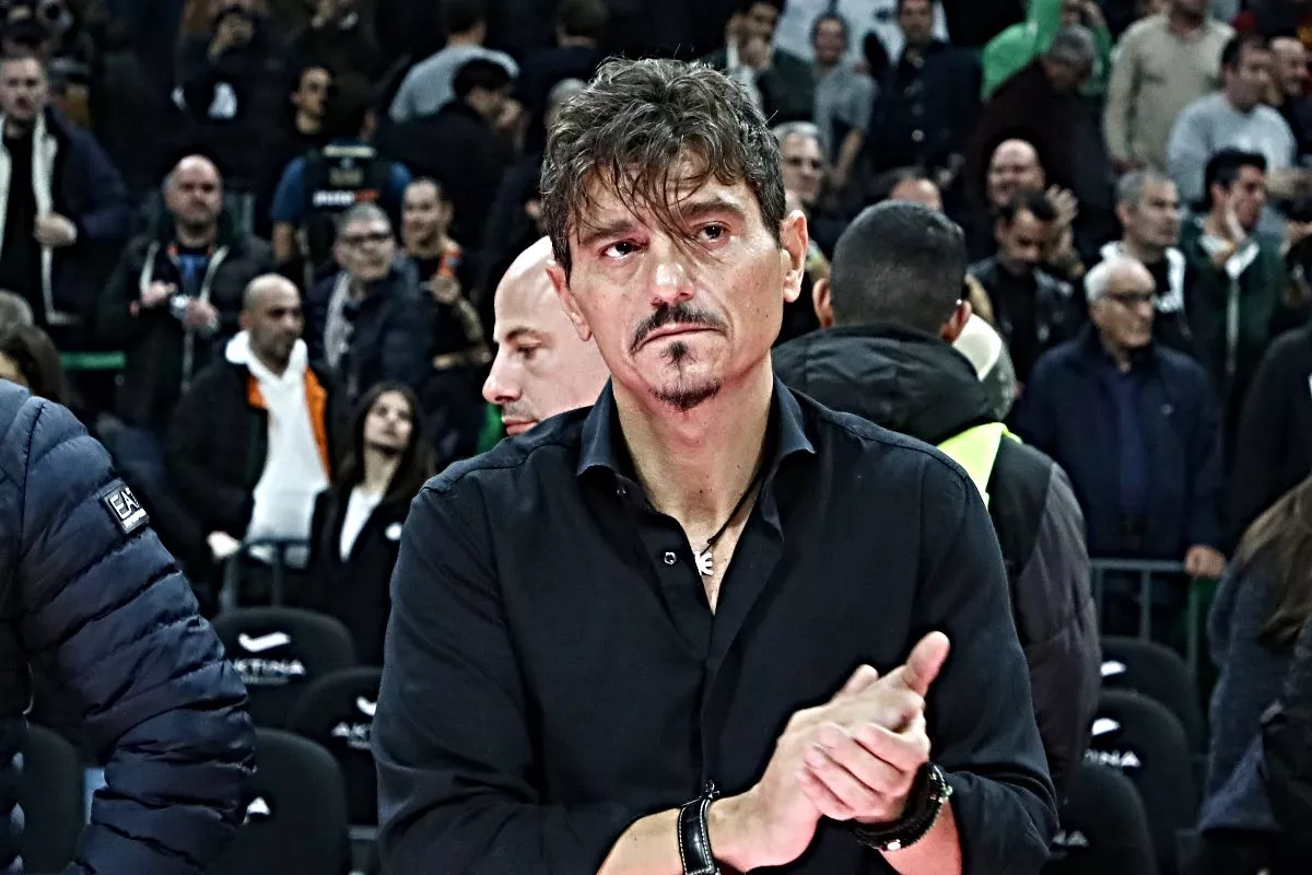 Το αινιγματικό story του Δ.Γιαννακόπουλου μετά την ήττα του Παναθηναϊκού από την Αρμάνι (φωτο)