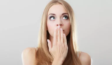 Δείτε ποιες είναι οι τροφές που προκαλούν δυσοσμία του σώματος