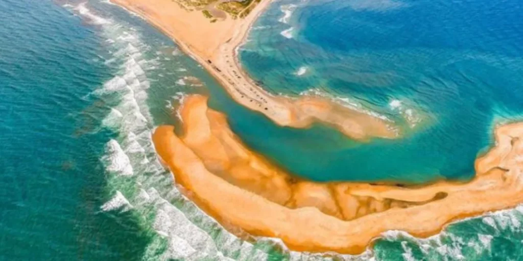 Προβληματισμένοι οι επιστήμονες: Aνακάλυψαν γιγάντια δομή κάτω από τις Βερμούδες που δεν μοιάζει με τίποτα στη Γη